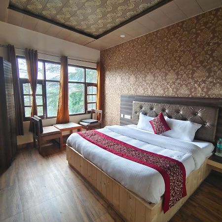 Mountain Zest-Simla Royale Near Mall Road-Free Pickup From Railway Station Simla Buitenkant foto