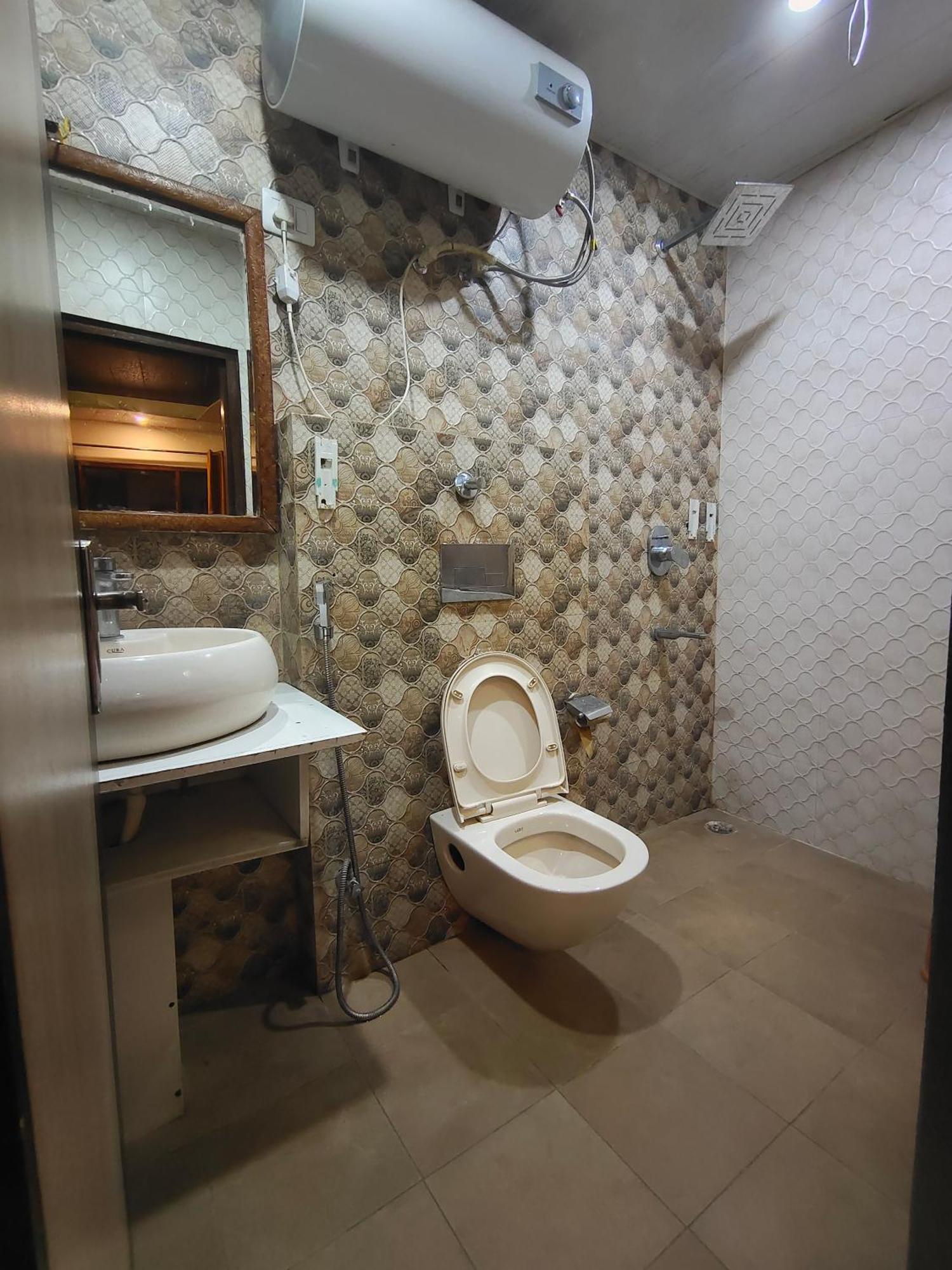 Mountain Zest-Simla Royale Near Mall Road-Free Pickup From Railway Station Simla Buitenkant foto