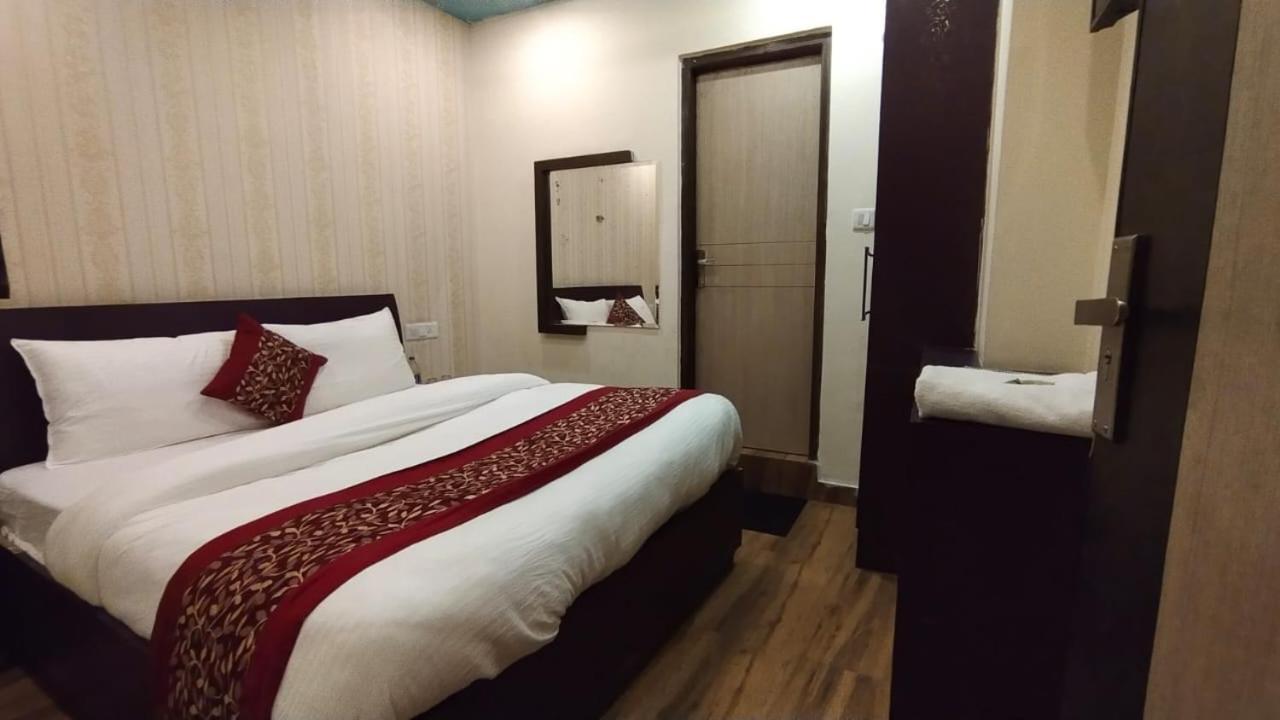 Mountain Zest-Simla Royale Near Mall Road-Free Pickup From Railway Station Simla Buitenkant foto