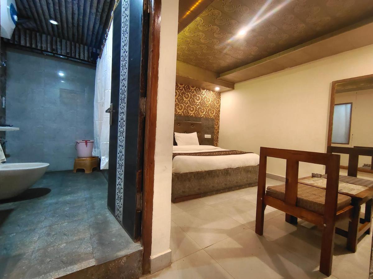 Mountain Zest-Simla Royale Near Mall Road-Free Pickup From Railway Station Simla Buitenkant foto
