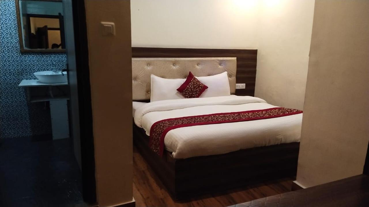 Mountain Zest-Simla Royale Near Mall Road-Free Pickup From Railway Station Simla Buitenkant foto
